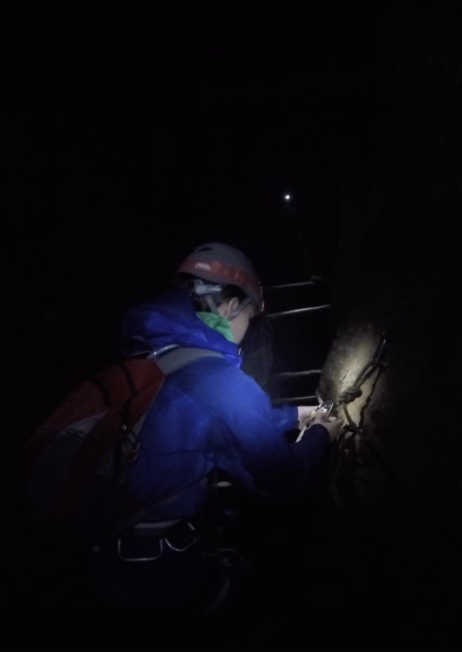 "Catwalk", hopping from beam to beam